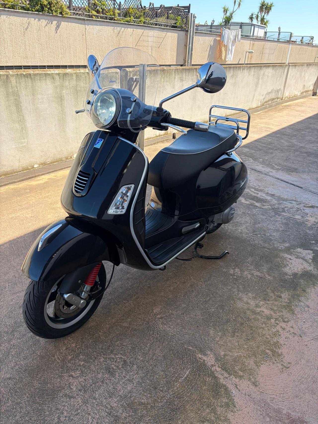 Piaggio Vespa 300 GTS