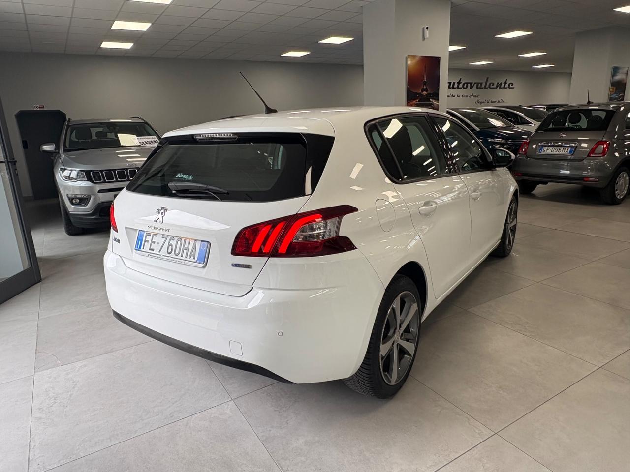 Peugeot 308 1.2 benzina 110cv 2016 neopatentati