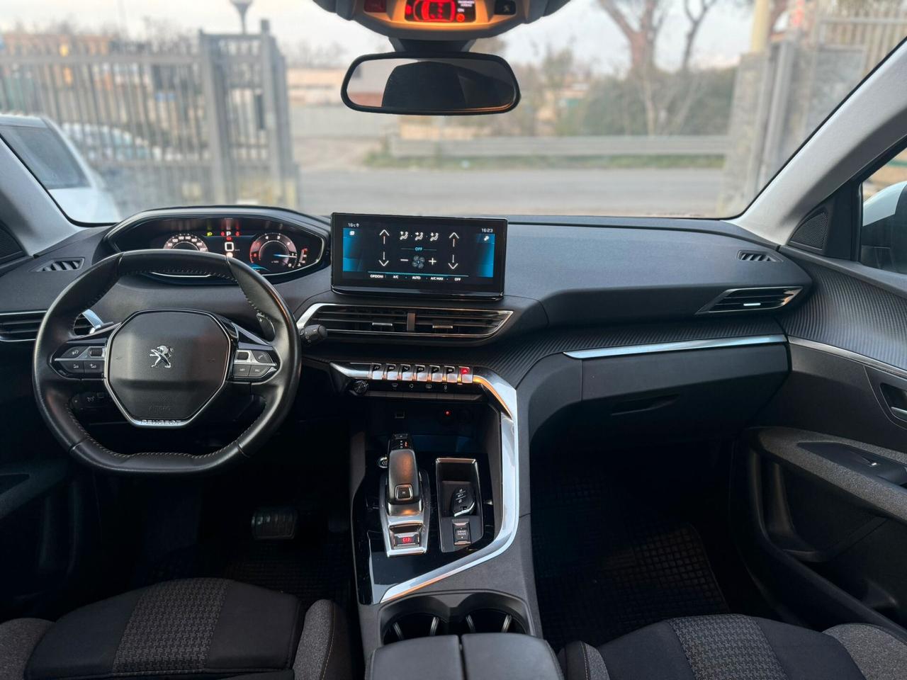 Peugeot 3008 BlueHDi 130 EAT8 Active Pack