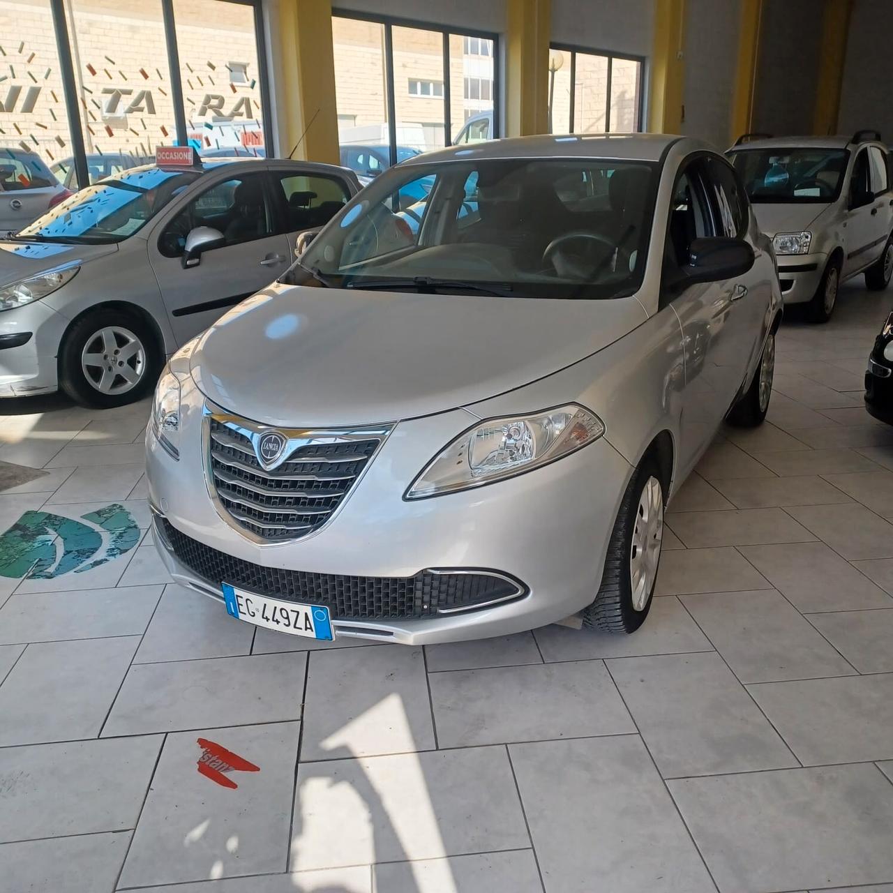 DISTRIBUZIONE FATTA NEOPATENTATI YPSILON 1.2