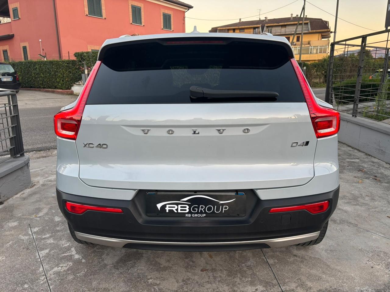 Volvo XC40 D4 AWD Geartronic R-design 2021 TETTO