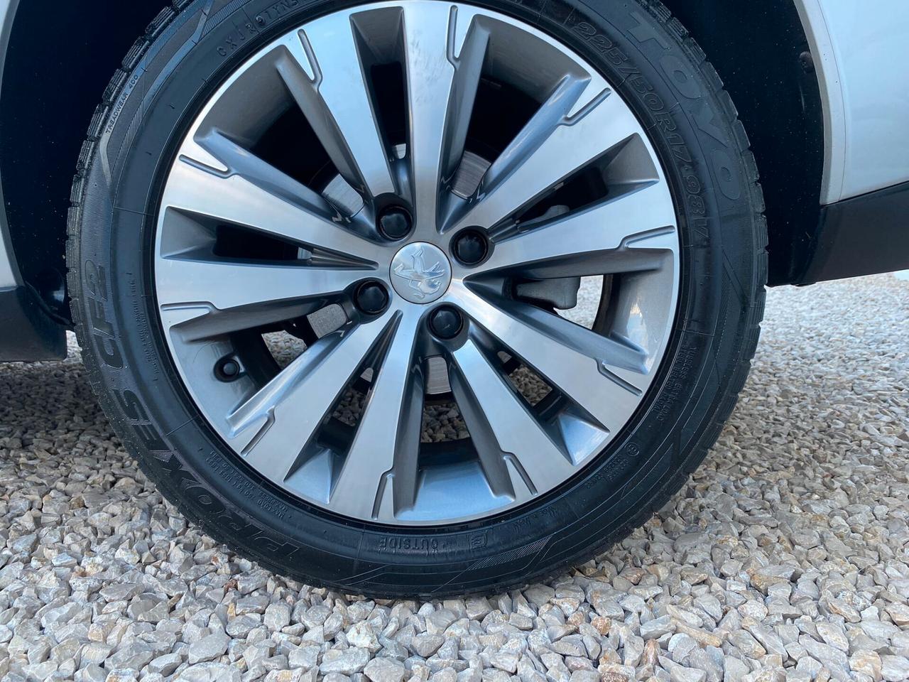 Peugeot 3008 1.6 HDi 115CV Allure