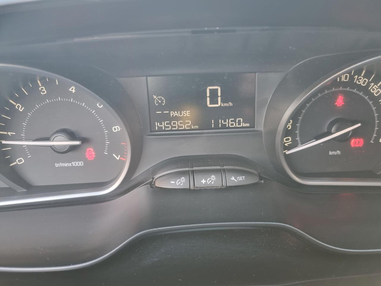 Peugeot 208 PureTech 82 5 porte Allure