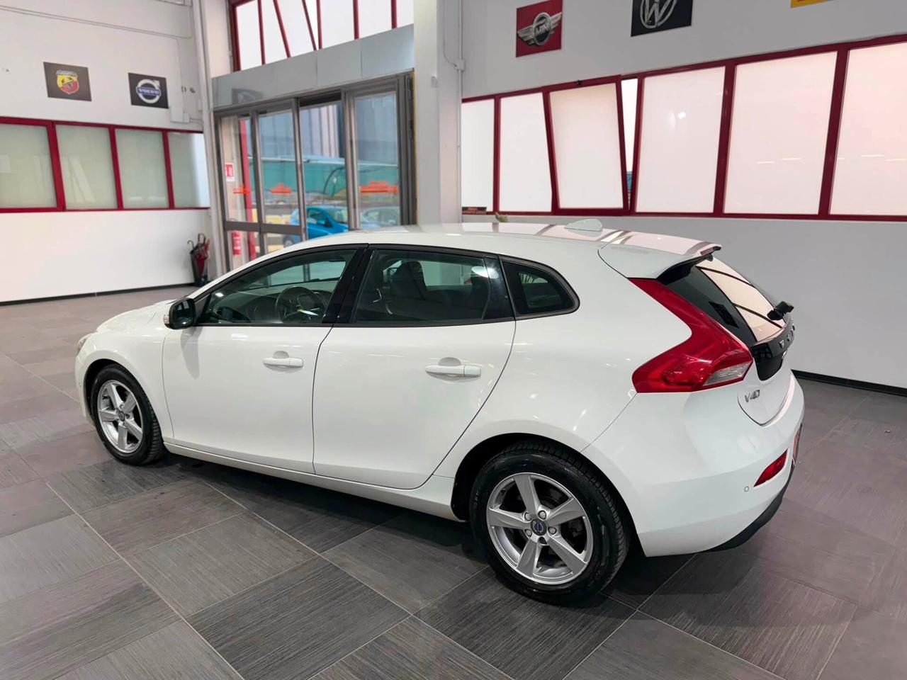 Volvo V40 D2 1.6 115cv SUMMUM 2015