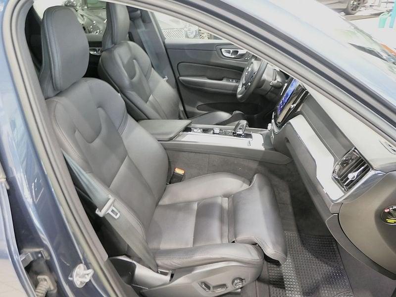 Volvo XC60 XC60 2.0 b4 Plus Dark awd auto