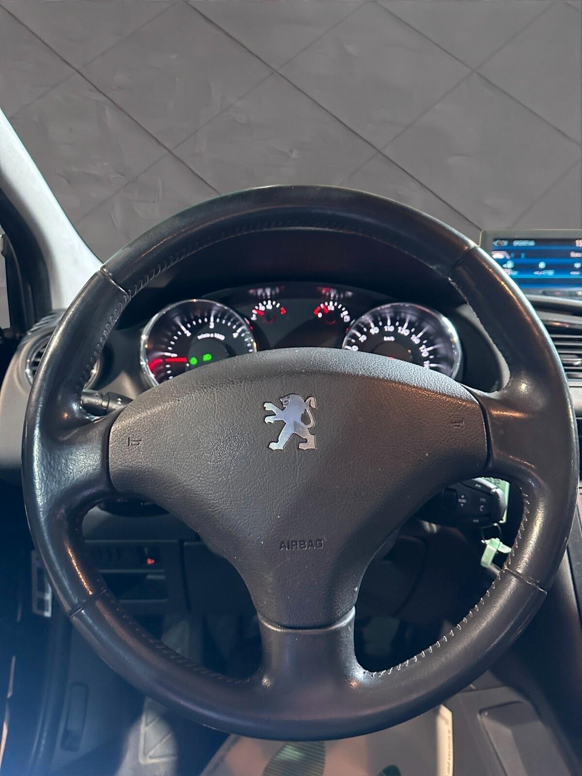 Peugeot 3008 1.6 HDi 112CV Business