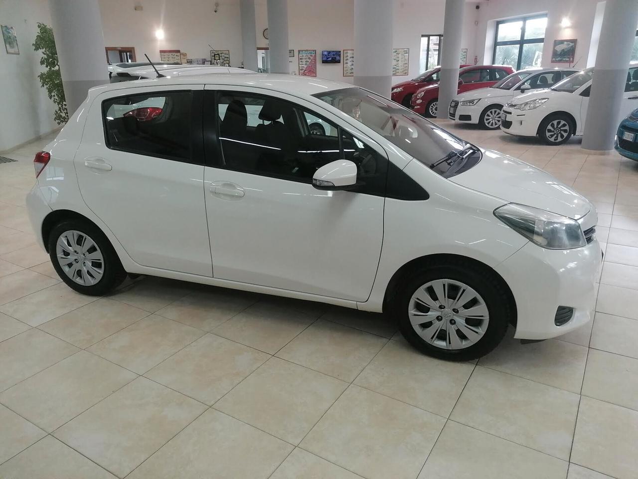 Toyota Yaris 1.0 5 P(NEOPATENTATI)