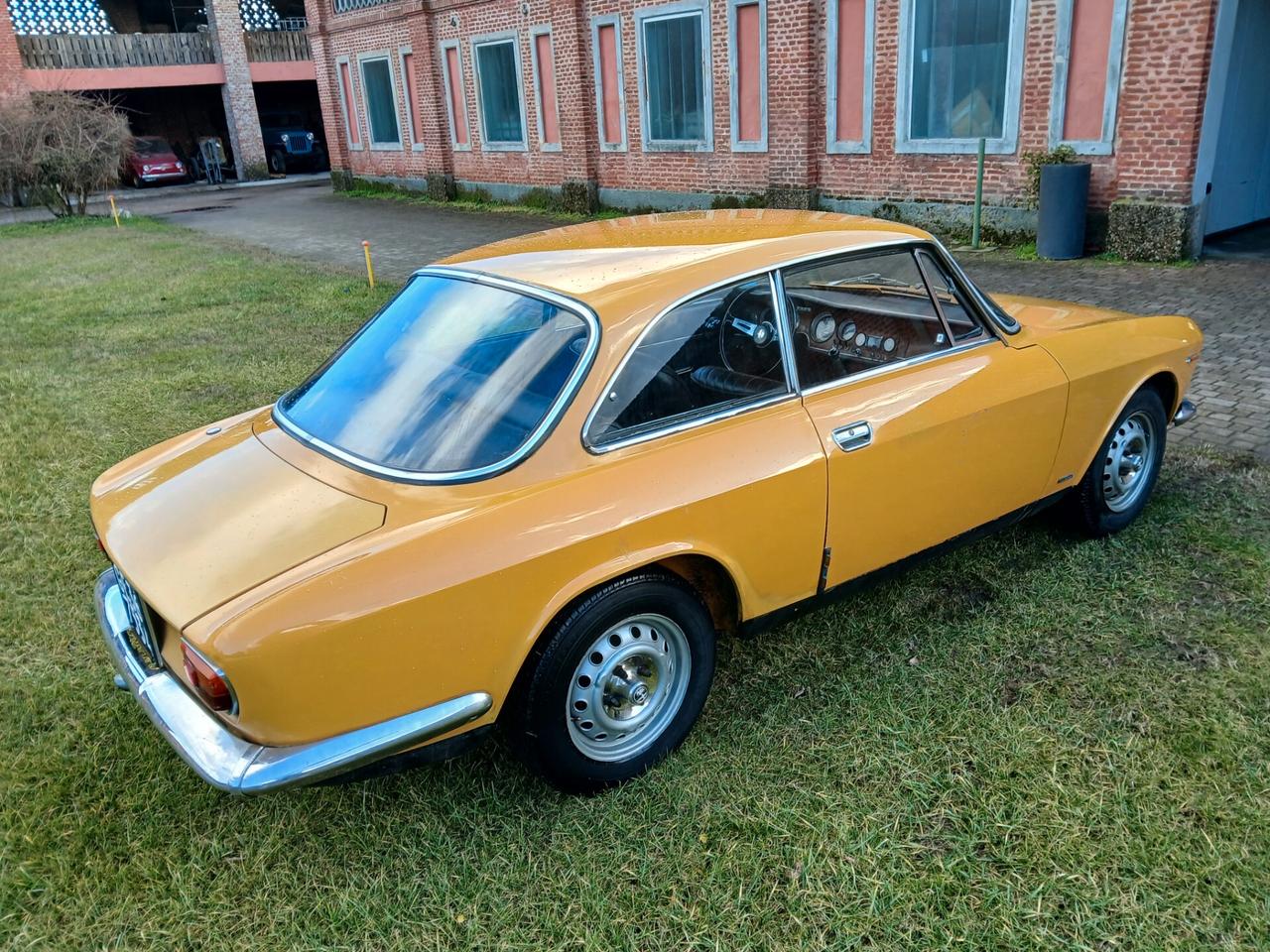 Alfa Romeo GT junior scalino prima serie