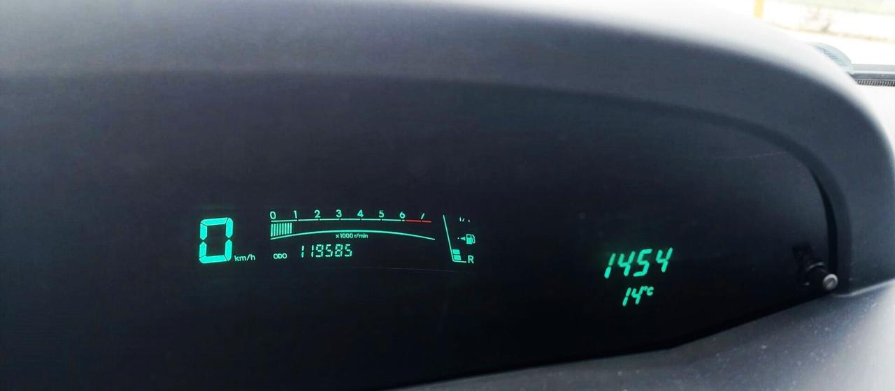 TOYOTA YARIS -CONSUMI RIDOTTI-UNICO PROPRIETARIO