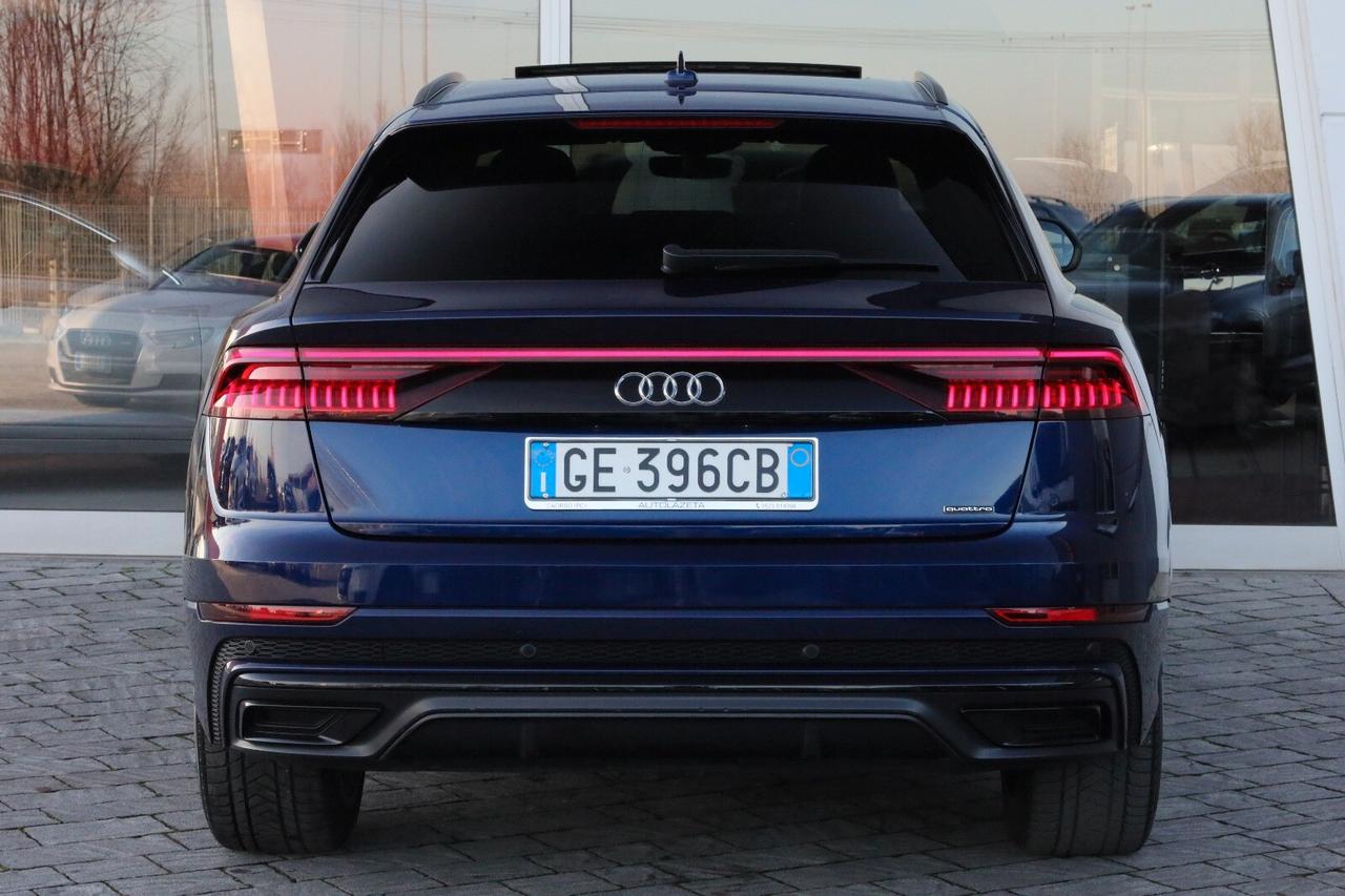 AUDI Q8 S LINE