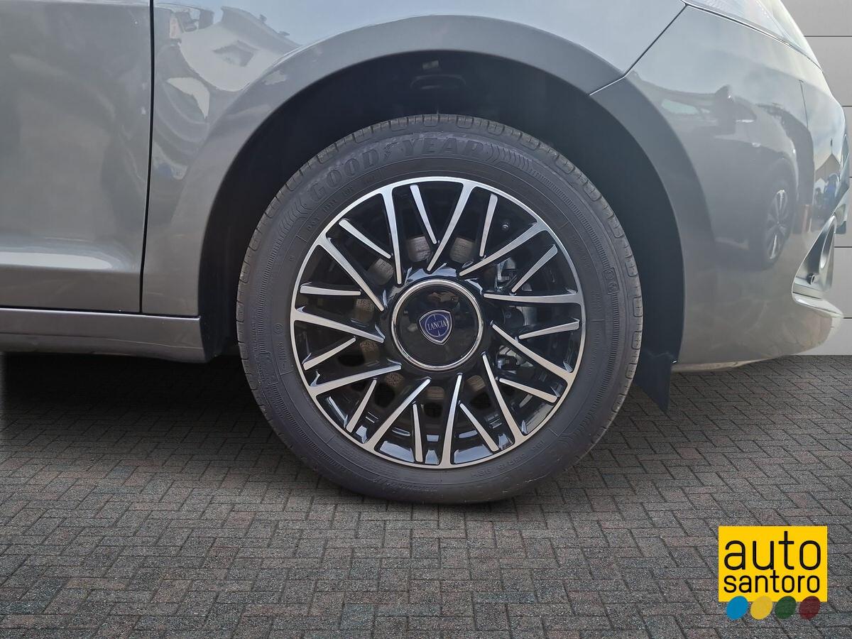 KM0 - LANCIA YPSILON 1.0 IBRIDO ALBERTA FERRETTI