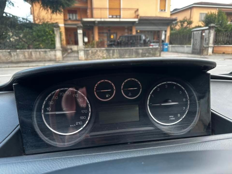 Lancia Ypsilon 1.2 69 CV 5 porte GPL Ecochic Silver NEOPATENTATI