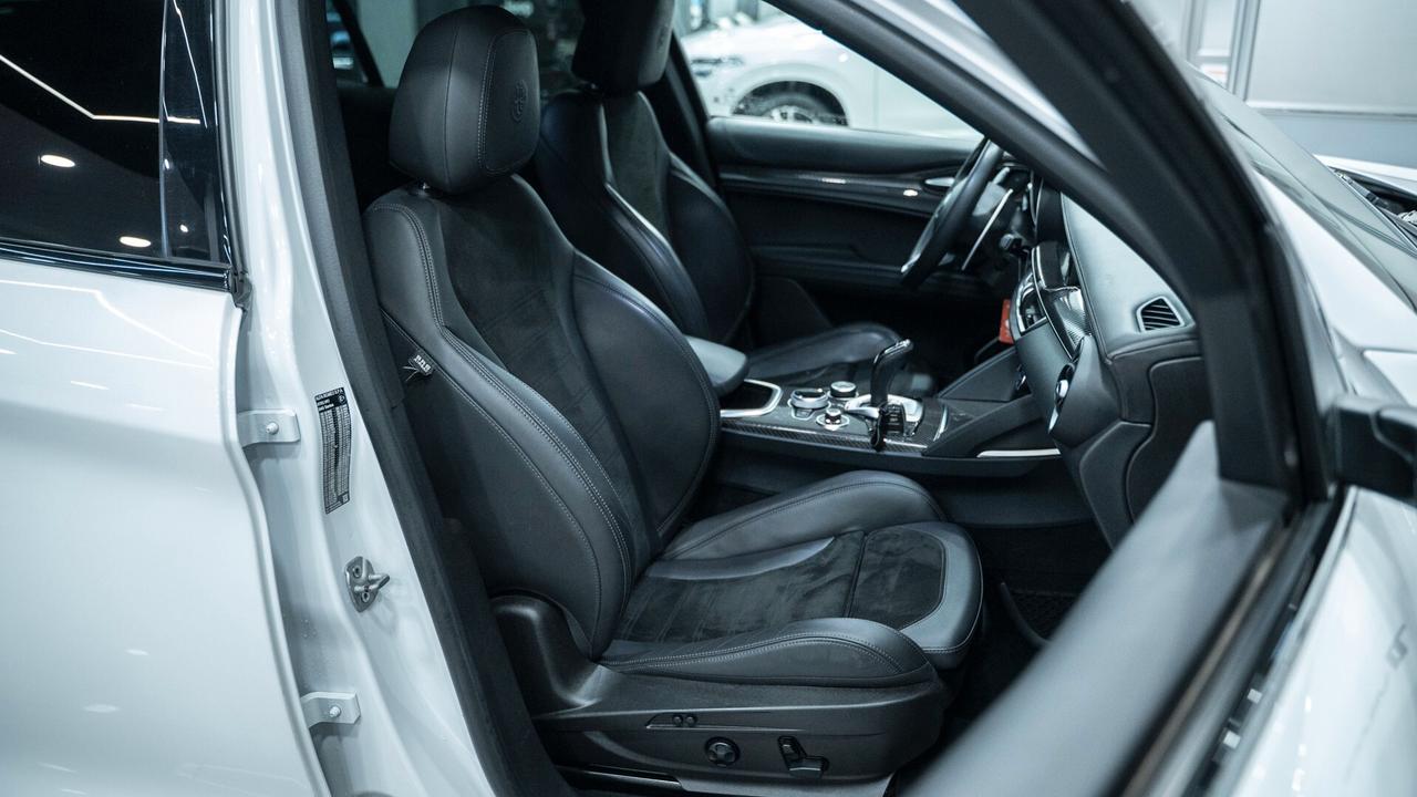 Alfa Romeo Stelvio VELOCE 2.2 Ti Q4 210 CV 20" CARBON AUTO XENO FULL