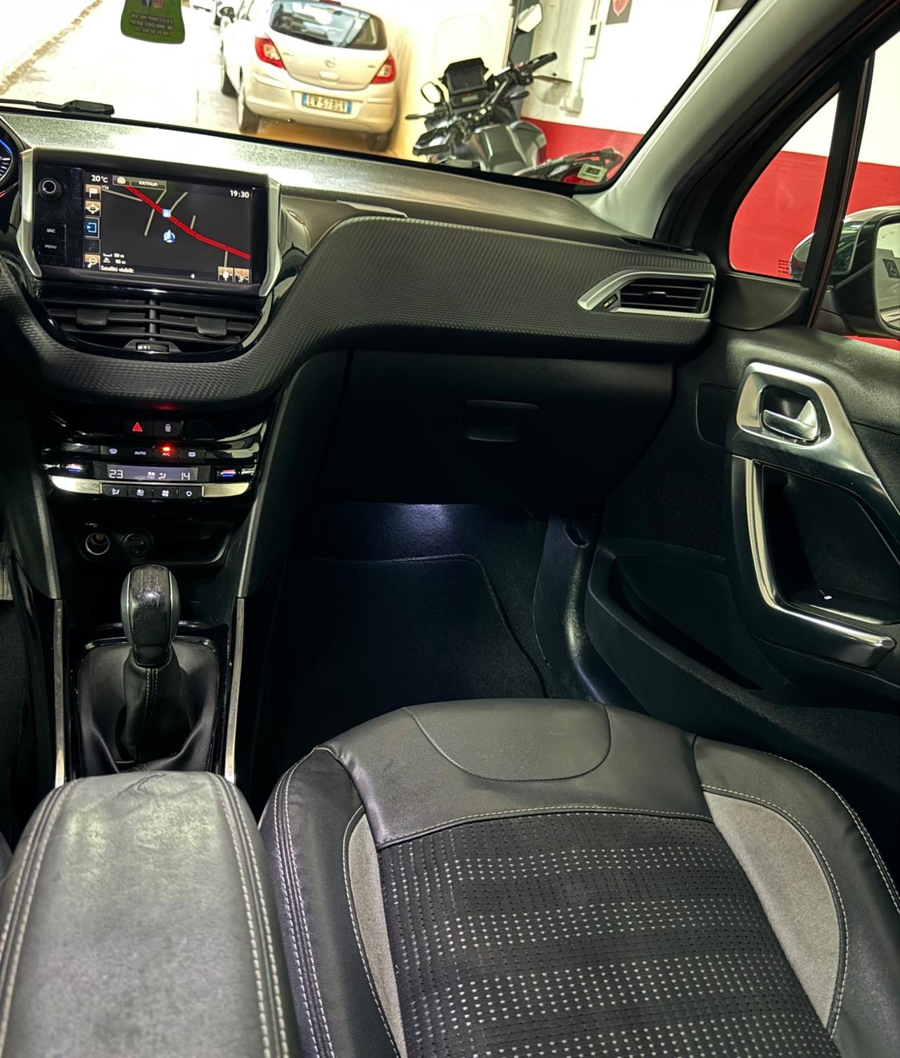 Peugeot 2008 1.6 e-HDi 92 CV Allestimento Allure top di gamma