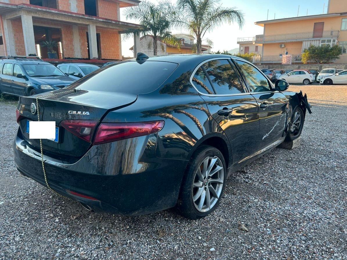 Alfa Romeo Giulia 2.2 Turbodiesel 180 CV AT8 Business Sport Launch Ed.