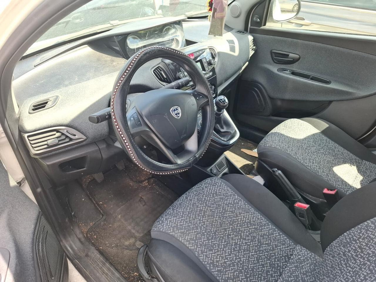 LANCIA YPSILON 1.2 16 V 5P SINISTRATA