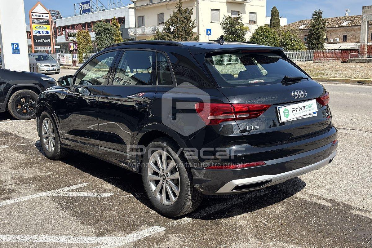 AUDI Q3 35 TDI S tronic Business Advanced