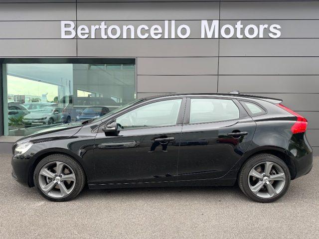 VOLVO V40 T2 2.0 122cv Business Plus BENZINA FULL LED