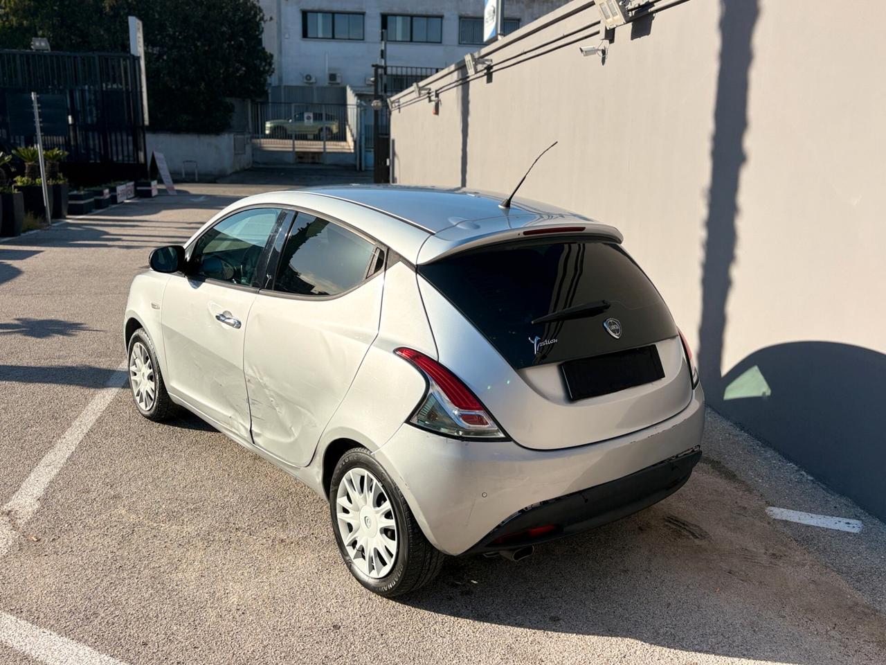 Lancia Ypsilon 1.2 69 CV 5 porte GPL Ecochic Silver