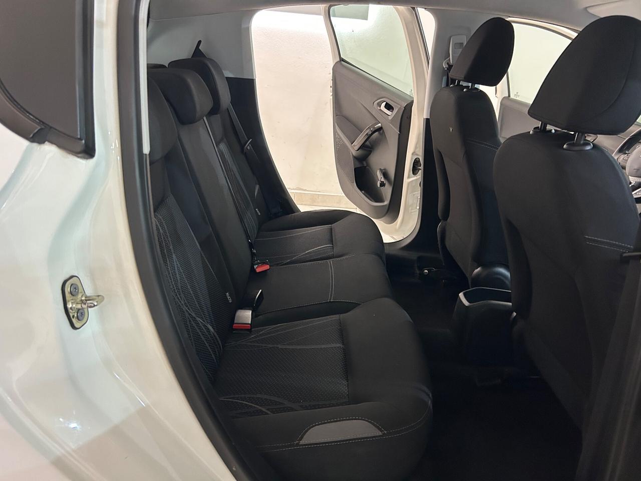 Peugeot 208 1.4 hdi 50kw 2014