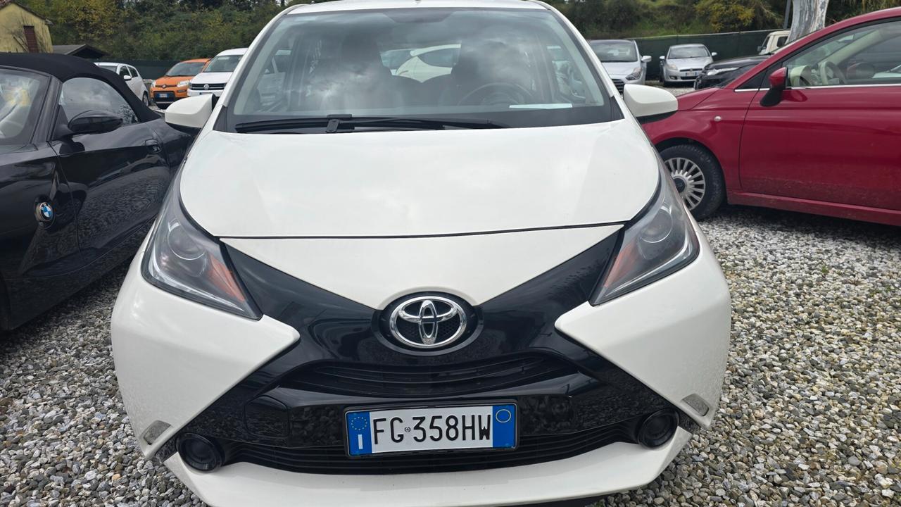 Toyota Aygo 1.0 VVT-i 69 CV 5 porte x-cool