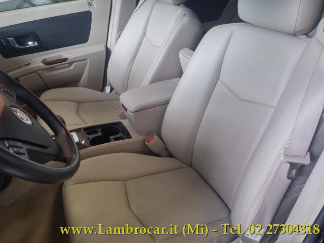 CADILLAC SRX 4.6 V8 aut. AWD Sport Luxury