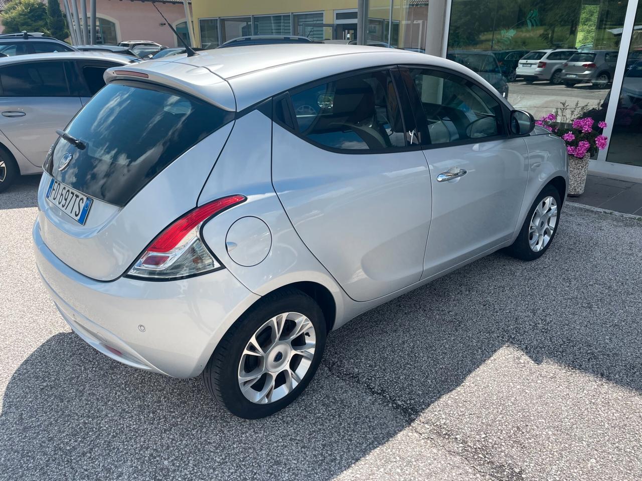 Lancia Ypsilon 1.2 69 CV 5 porte Gold "OK NEOPATENTATI"