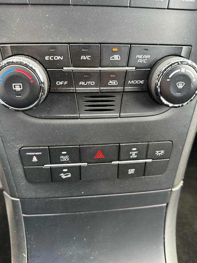 MAHINDRA XUV500 2.2 16V AWD W8 4x4