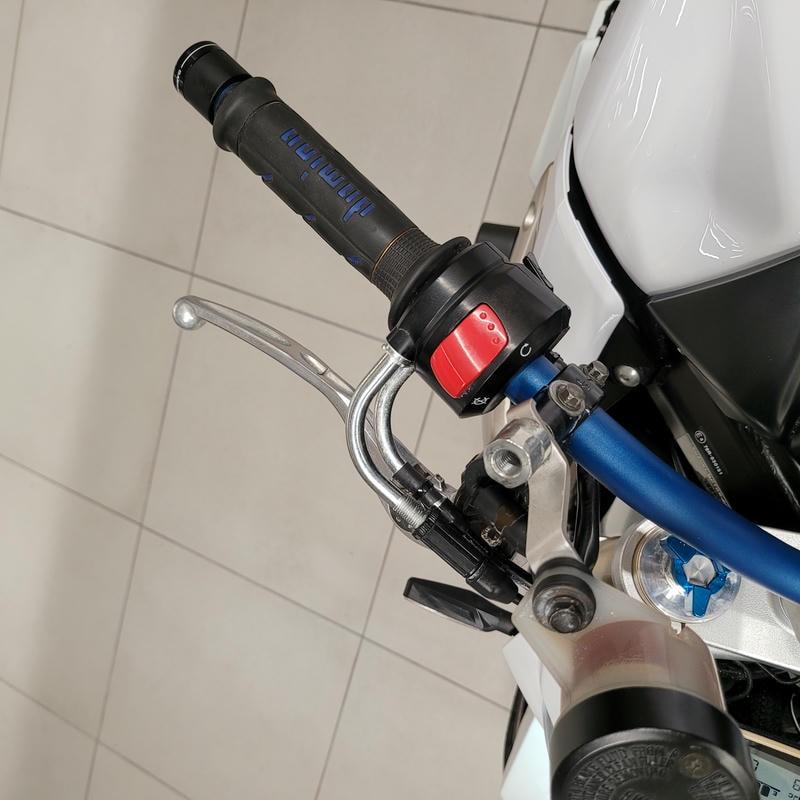 Suzuki GSR 750 - 2011