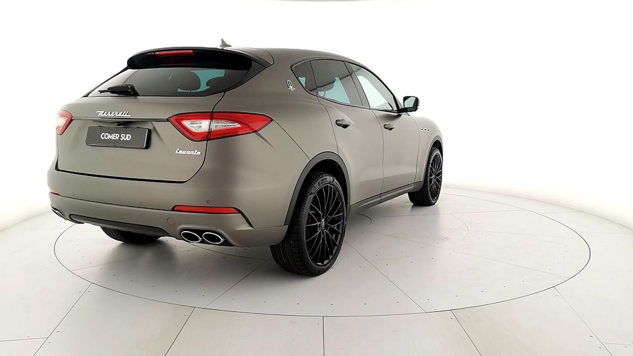 MASERATI Levante - Levante 3.0 V6 275cv auto