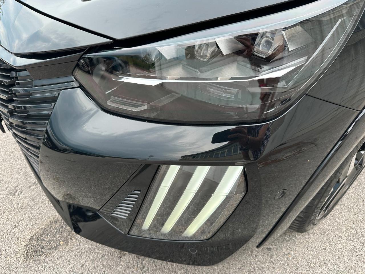 Peugeot 208 1.2 hybrid GT 145cv e-dcs 6