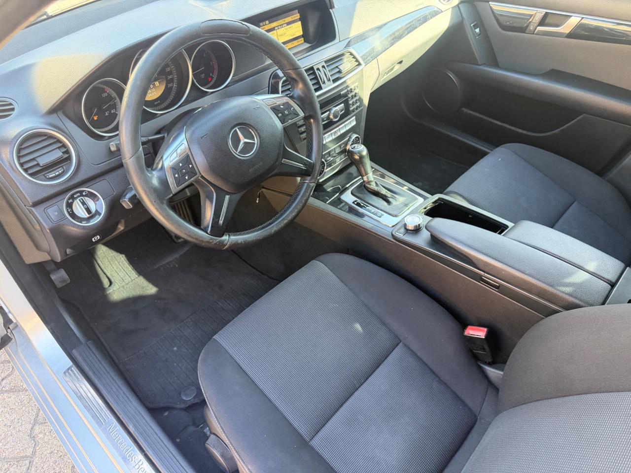 Mercedes-benz C 220 CDI BlueEFFICIENCY Avantgarde