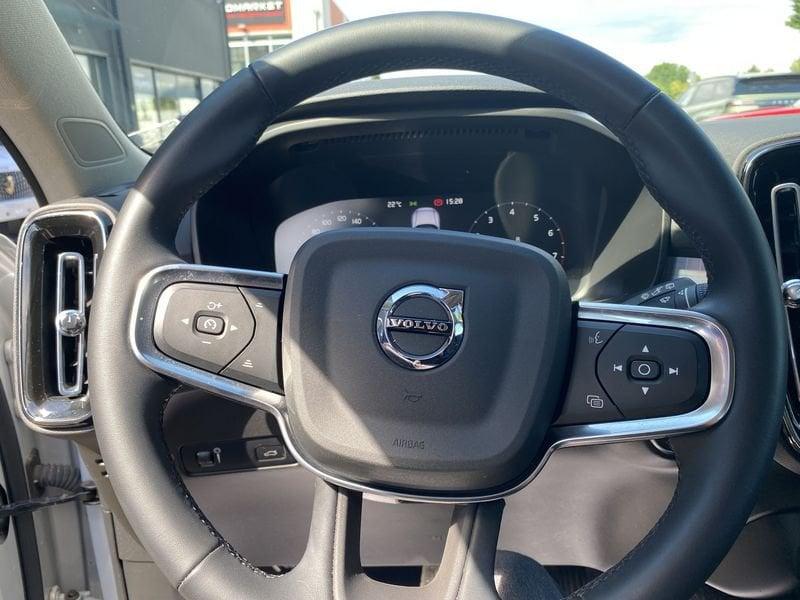 Volvo XC40 T2 Geartronic Momentum Core
