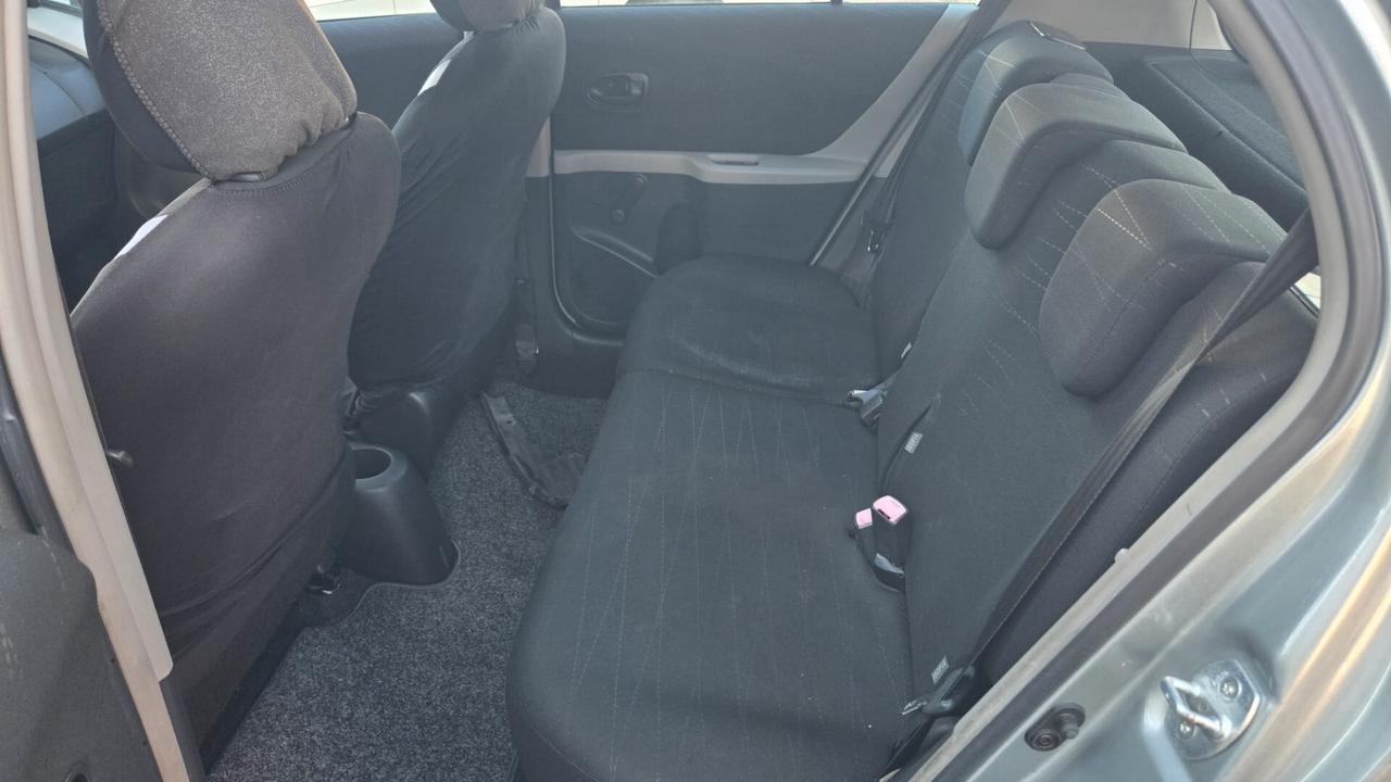 Toyota Yaris 1.0 5 porte Sol