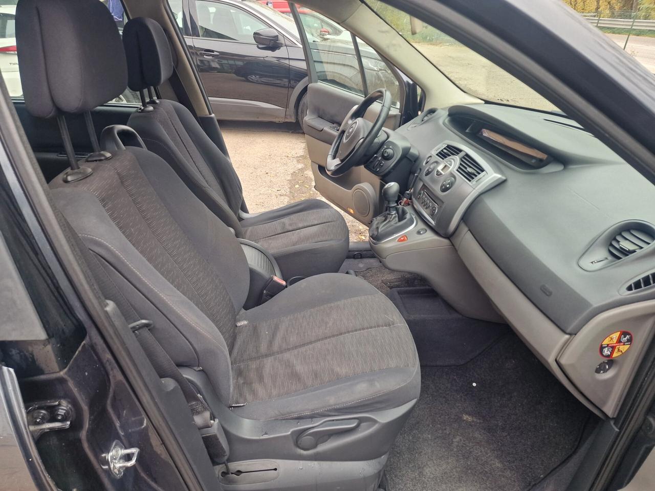 Renault Scenic Grand Scénic 1.9 dCi/130CV PlayStation Portable