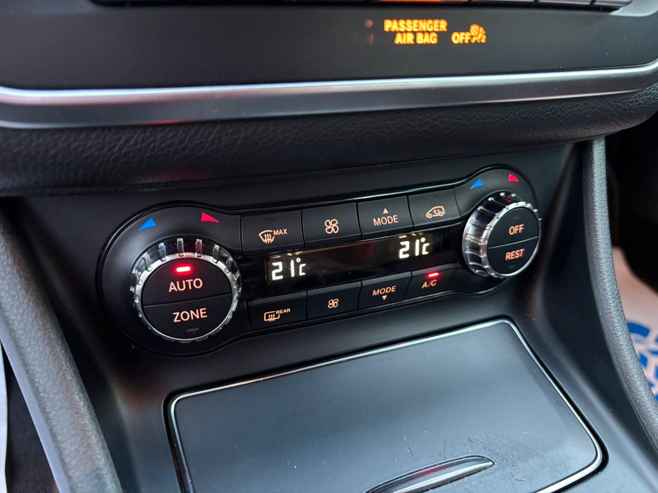 Mercedes-benz GLA 180 d Premium Amg - 2017