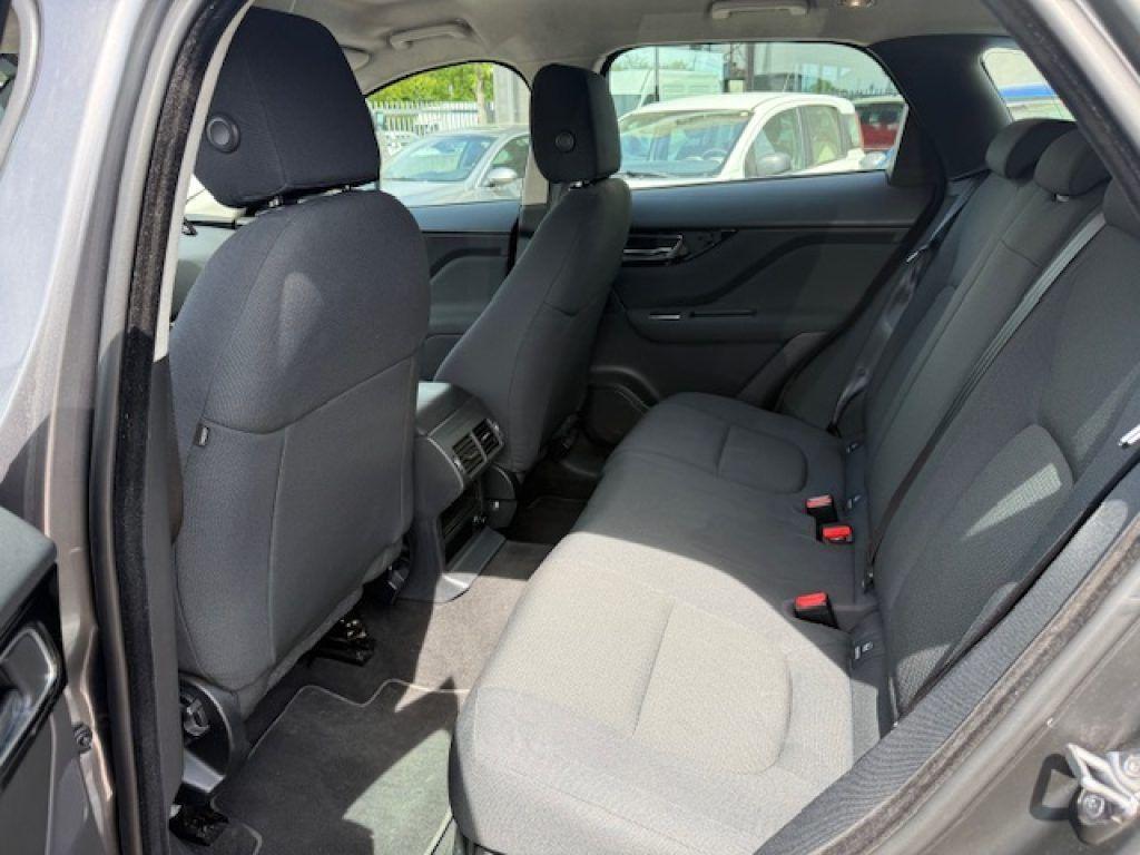 Jaguar F-Pace 2.0 D 180 CV aut. Portfolio