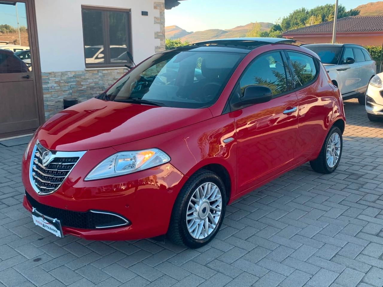 Lancia Ypsilon 1.2 69 CV Platinum 2015 TETTO APRIBILE