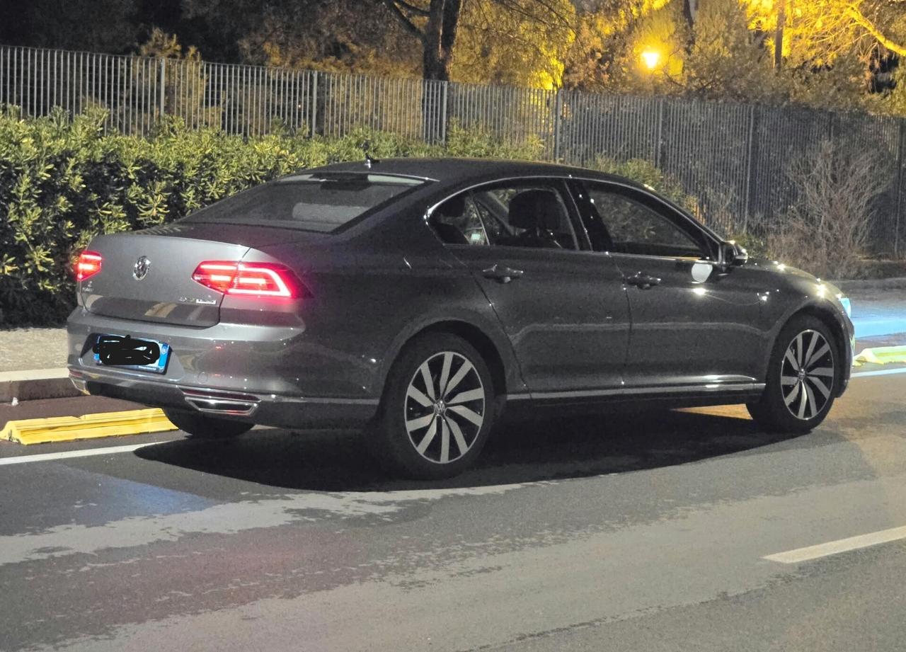 Volkswagen Passat 2.0 TDI DSG Highline BlueMotion