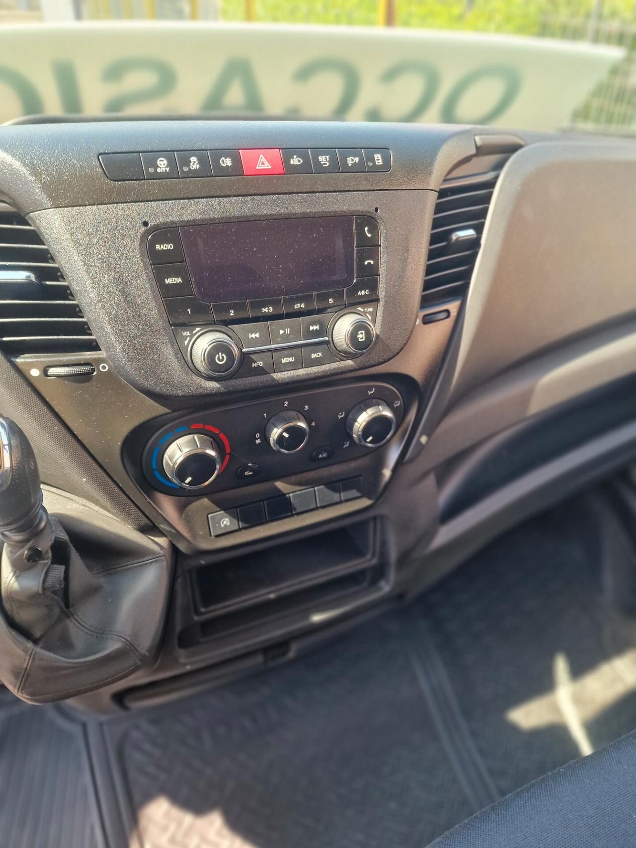 Iveco 35 12 TETTO ALTO PASSO MEDIO
