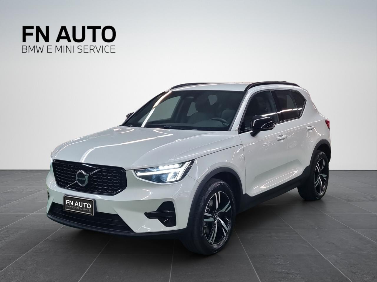 Volvo XC40 B3 automatico Plus Dark