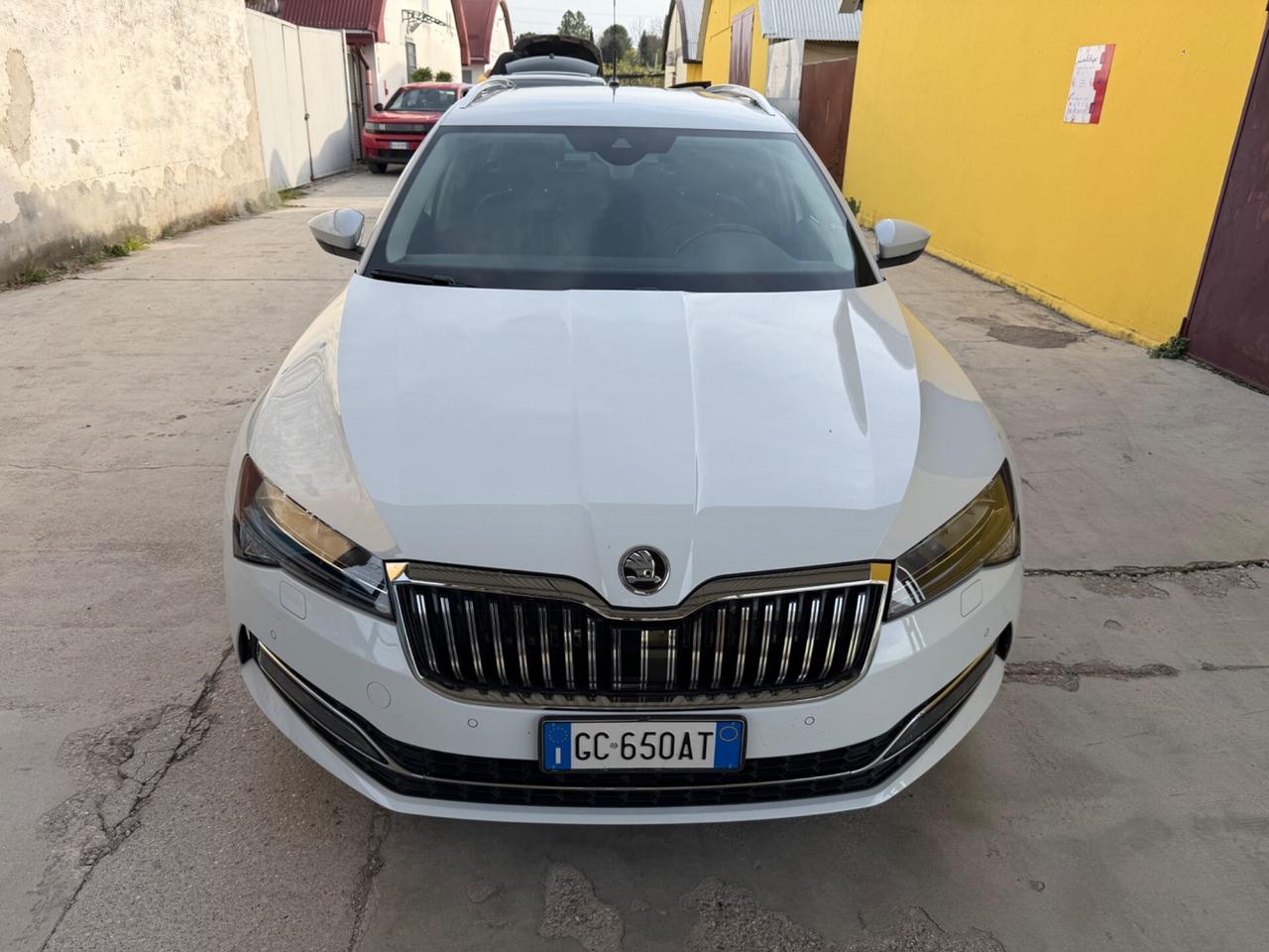 Skoda Superb 2.0 TDI 200 CV DSG 4x4 Full Optional