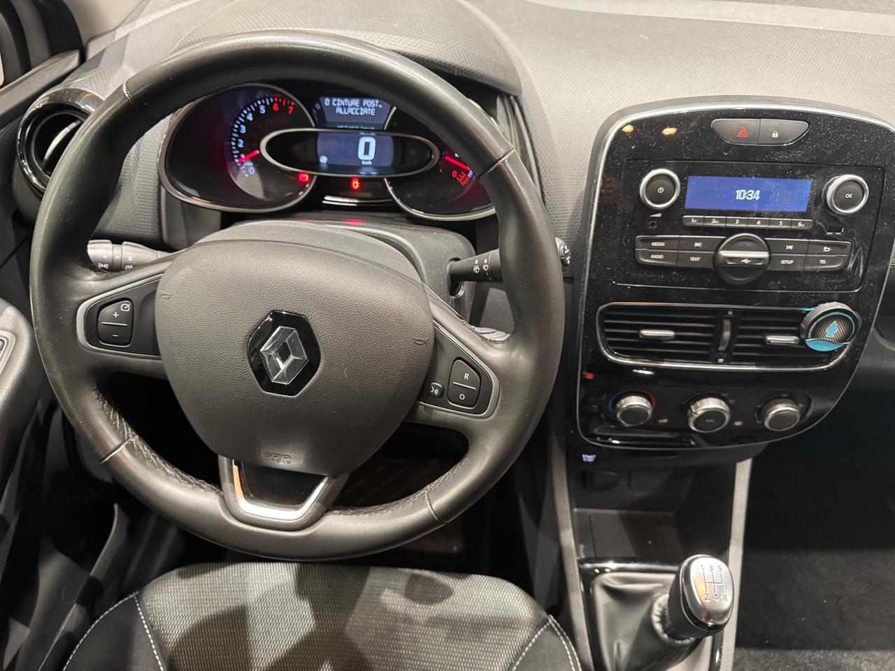 RENAULT Clio IV 2017 - Clio 0.9 tce Business 75cv