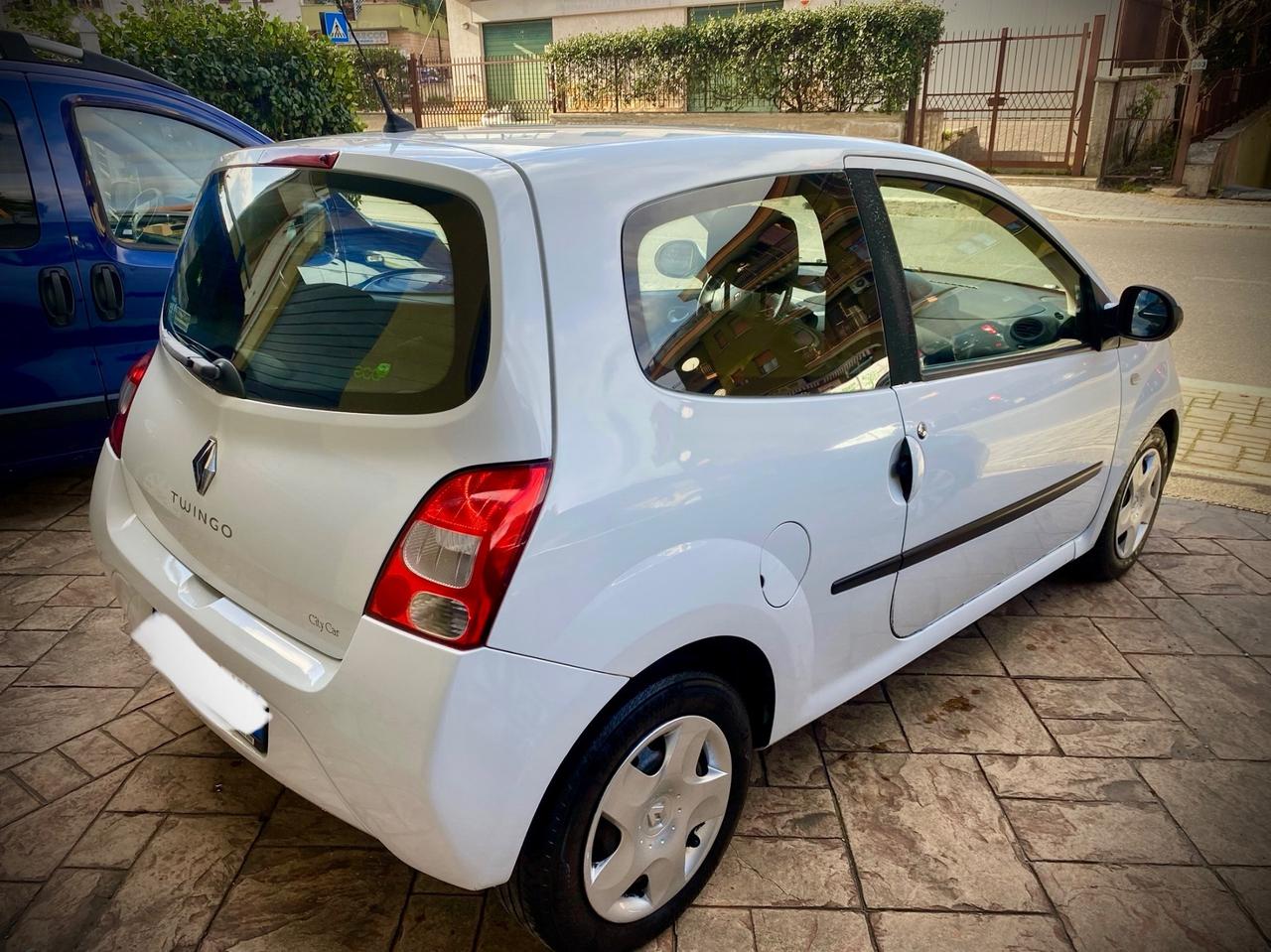 Renault Twingo X neopatentati