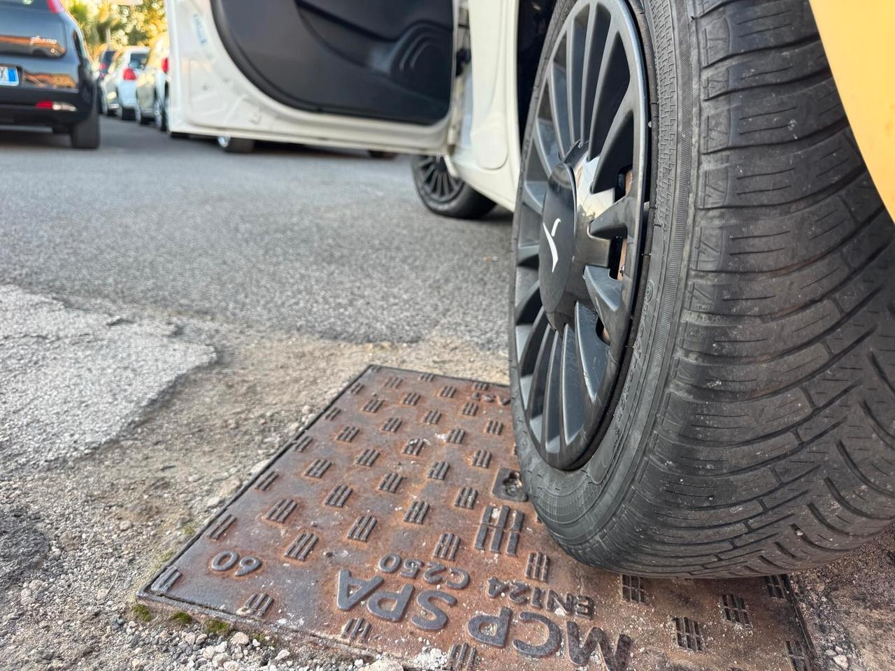 Lancia Ypsilon 1.2 BENZINA NEOPATENTATI 2015