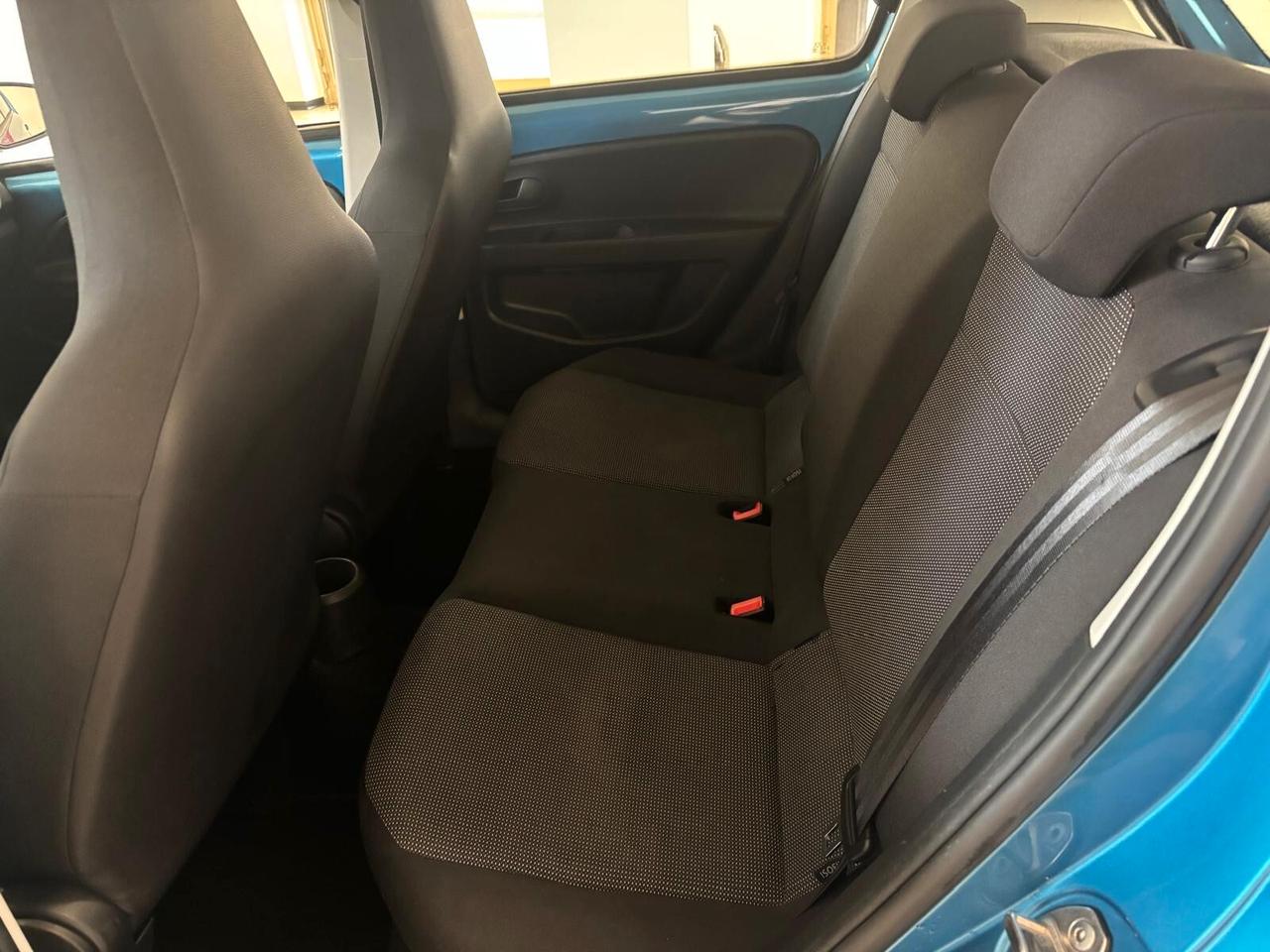 VOLKSWAGEN UP ANNO 2017 BZ 1.0 ADATTA NEOPATENTATI KM 84 MILA