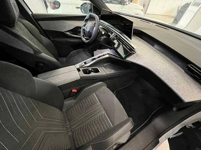 Peugeot 5008 Hybrid 136 e-DCS6 GT