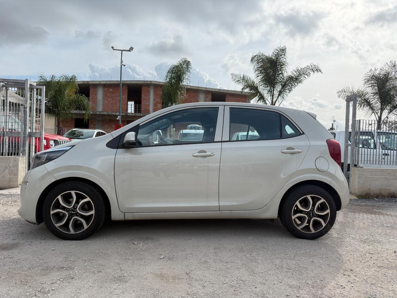 KIA PICANTO ANNO 2023 1.0 BENZINA *SINISTRATA