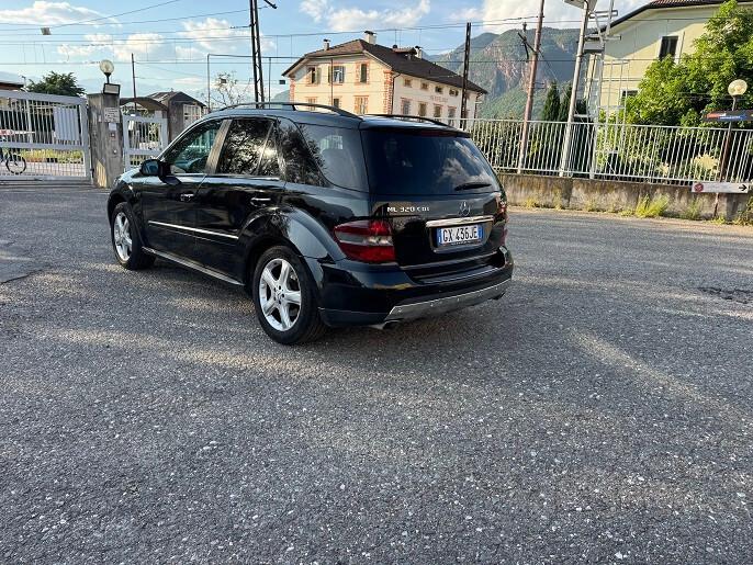 Mercedes-Benz ML 320 4 MATIC 7G-TRONIC