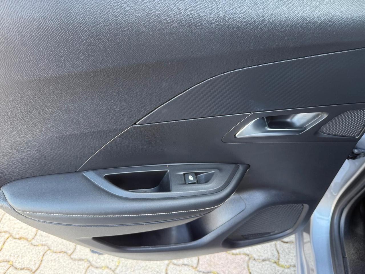 Peugeot 2008 PureTech 100 S&S Allure - ok neopatentati -